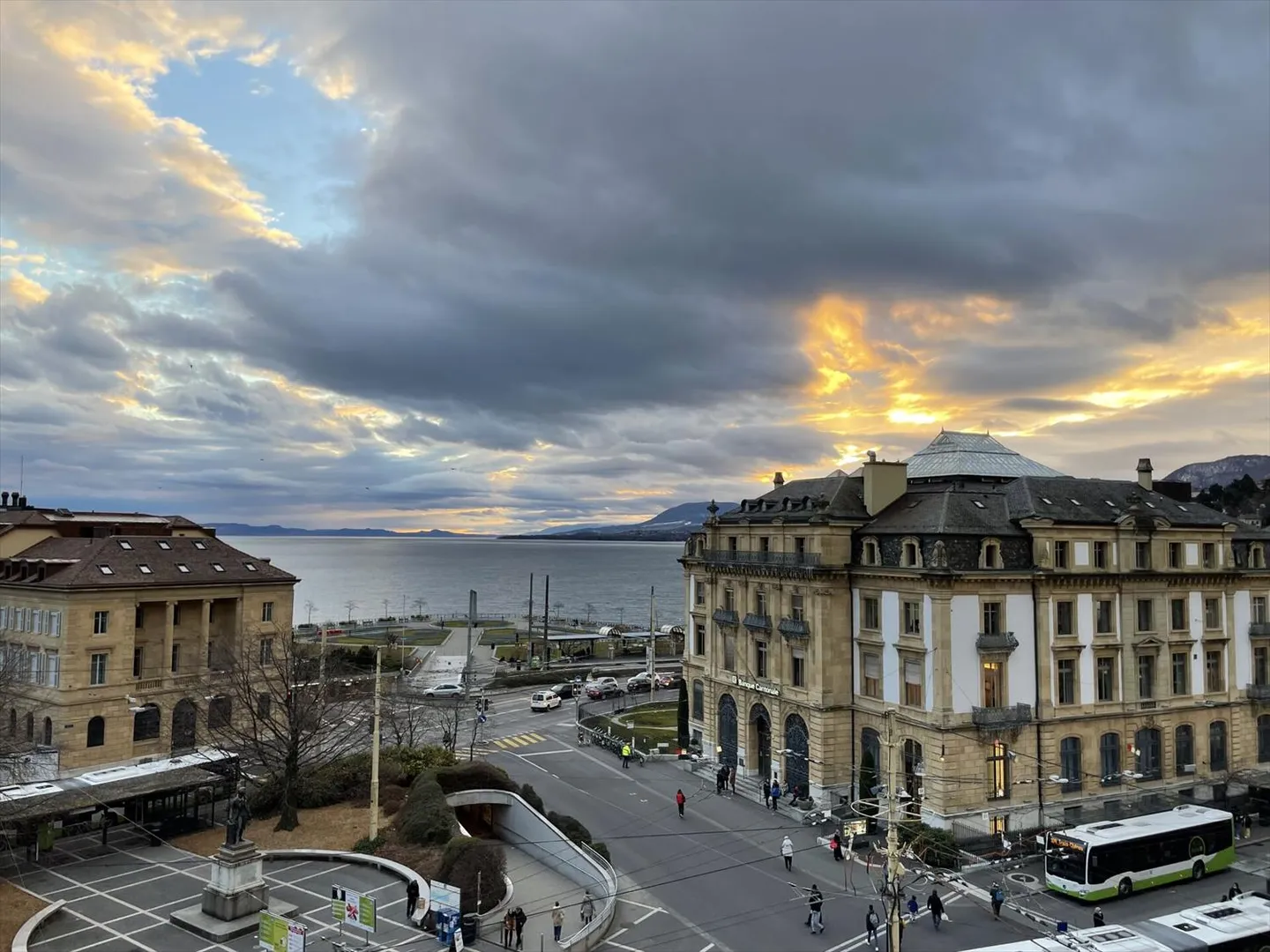 Ufficio nel centro città con una magnifica vista sul lago e sulle Alpi - Foto 9 di 9