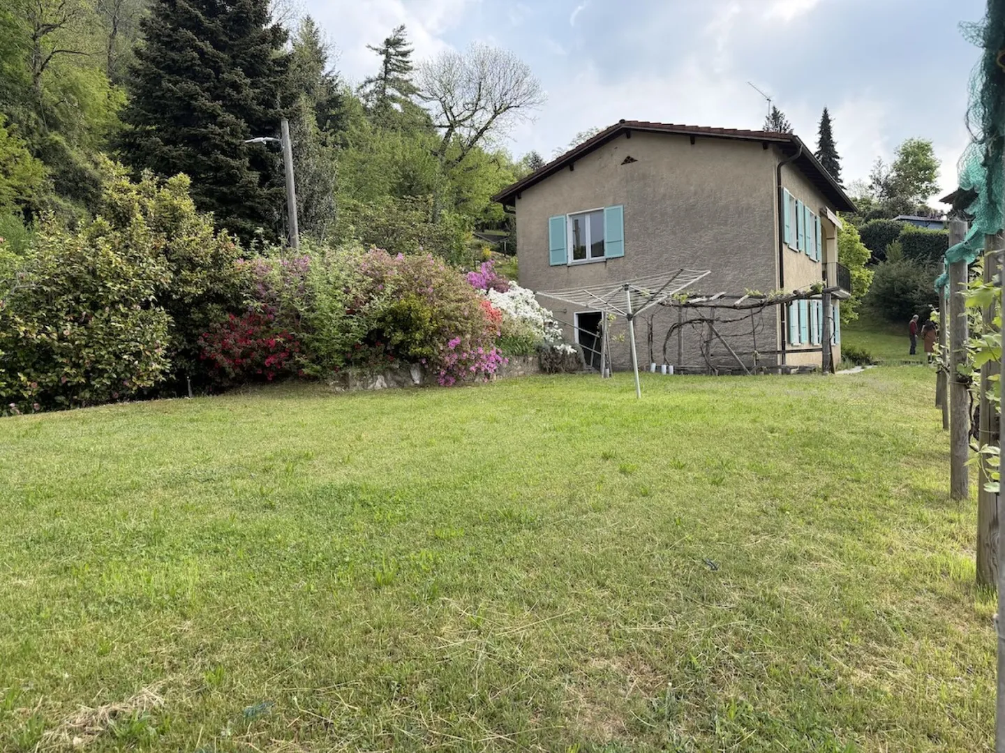 Casa con appartamento indipendente e vista lago. - Foto 2 di 17