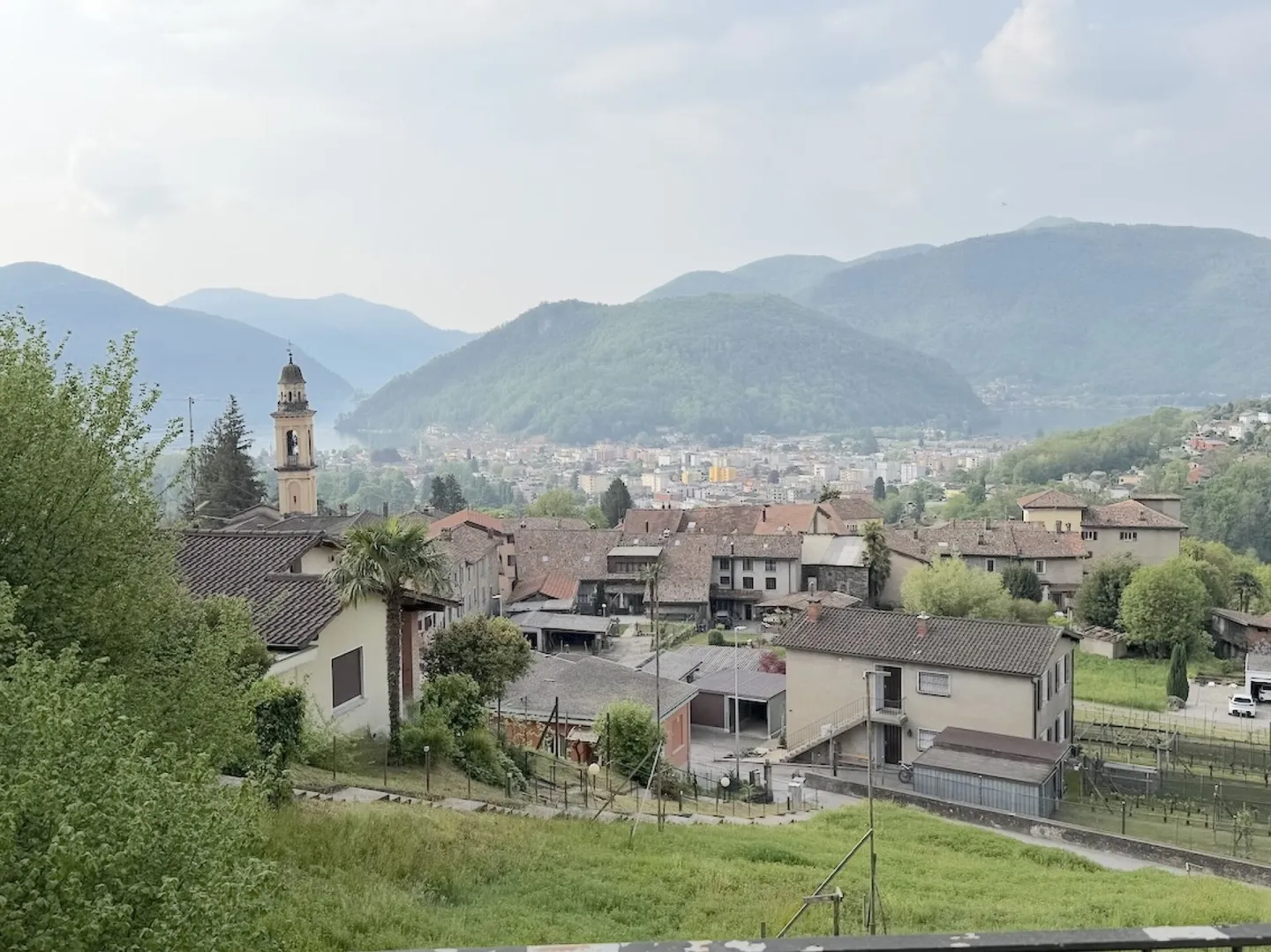 Casa con appartamento indipendente e vista lago. - Foto 5 di 17
