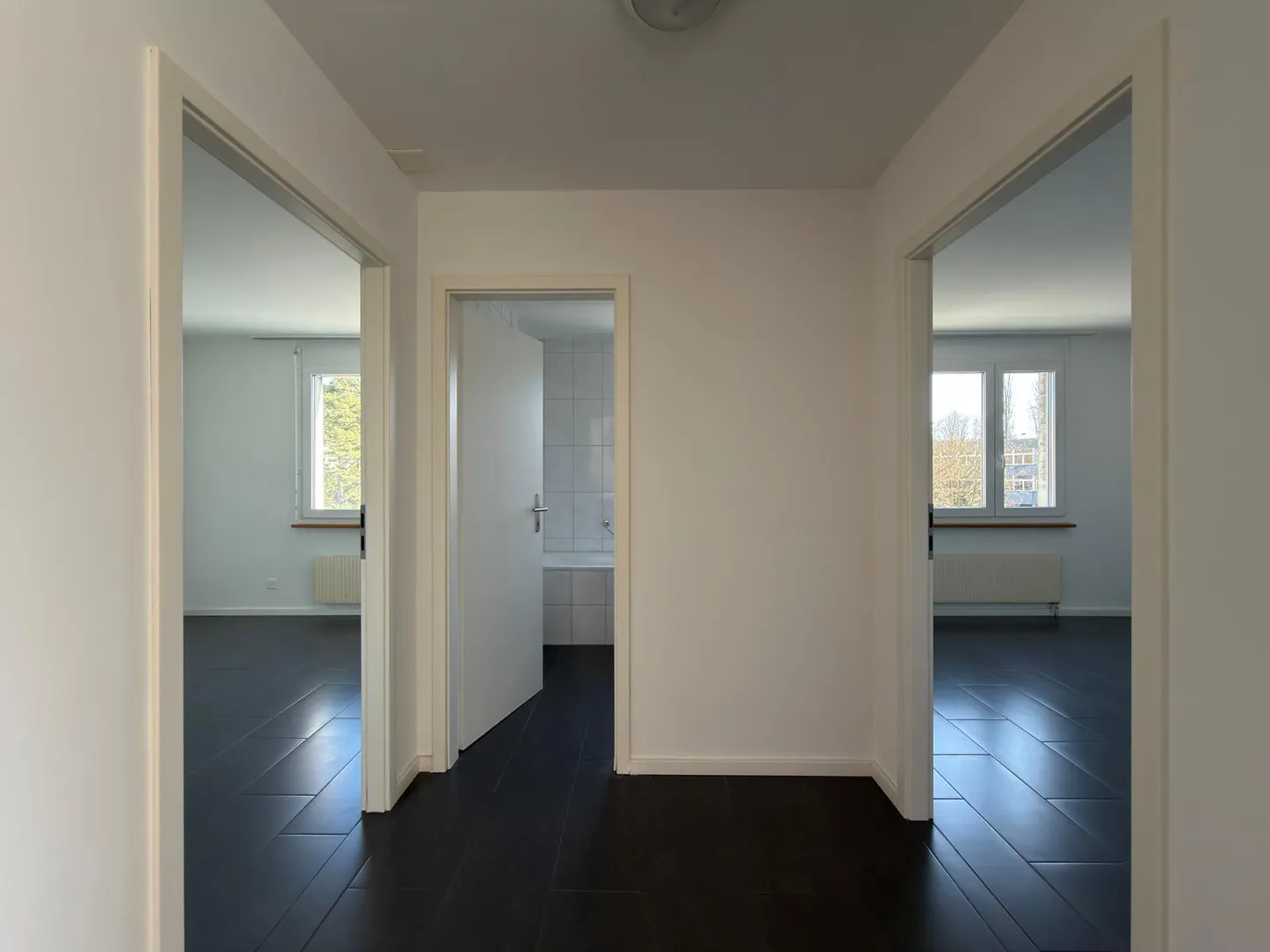 Renovated 3.5-room apartment in Biel - Photo 4 of 7