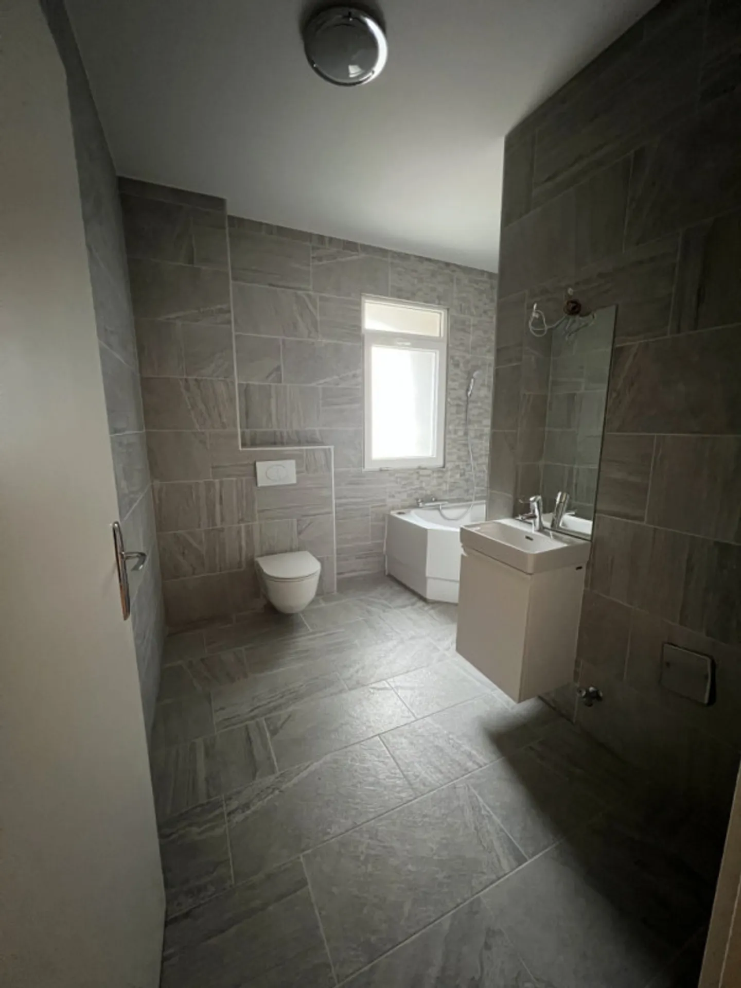 Large duplex apartment 4.5 rooms Collombey - Photo 8 of 13