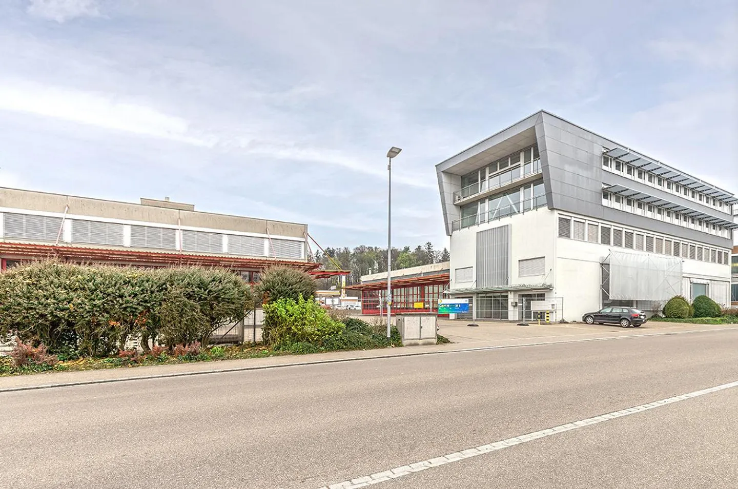 Limité - Bureau / Atelier à Steinackerstrasse 19, 8302 Kloten - Photo 1 sur 3
