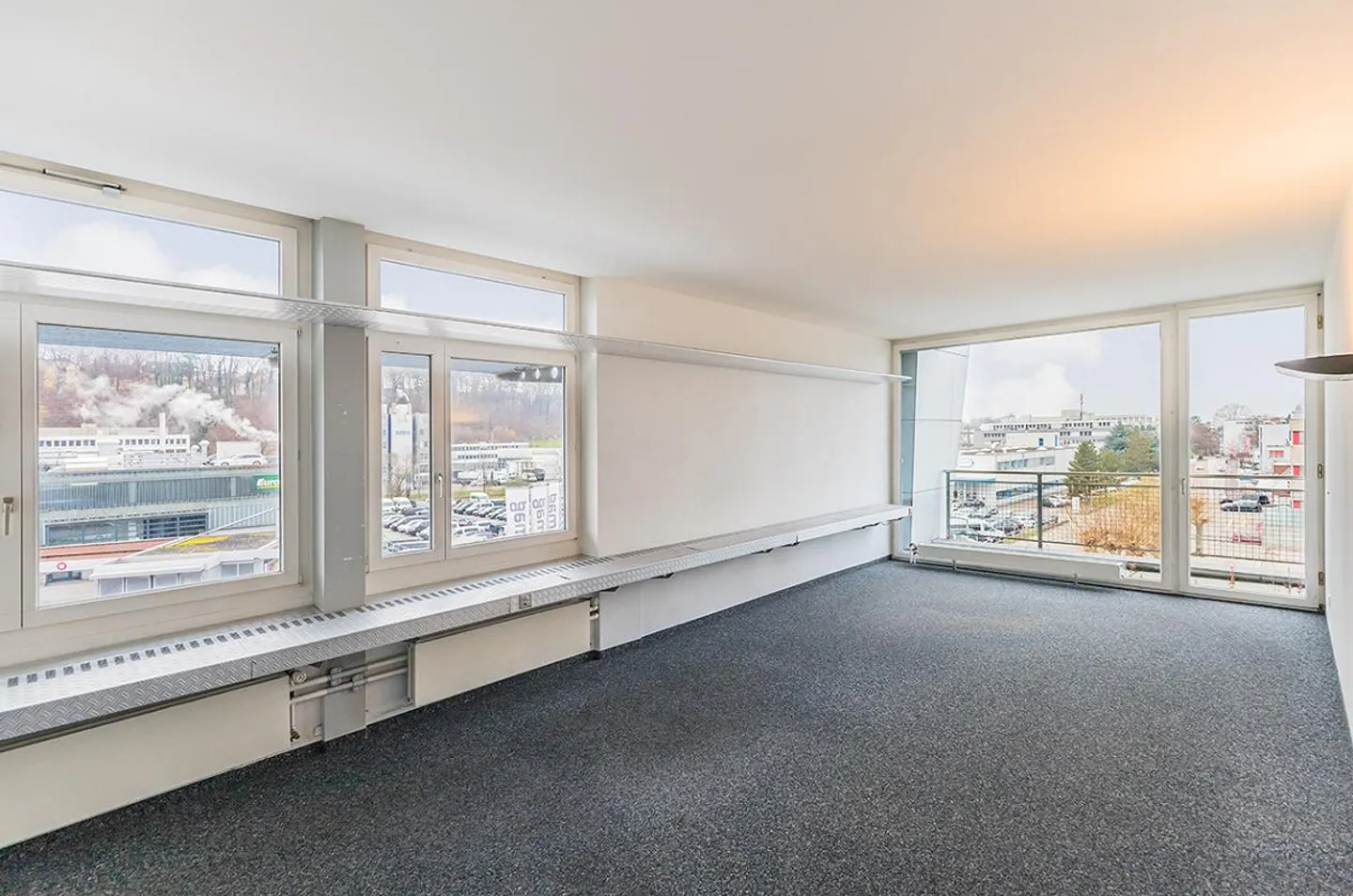 Limité - Bureau / Atelier à Steinackerstrasse 19, 8302 Kloten - Photo 2 sur 3