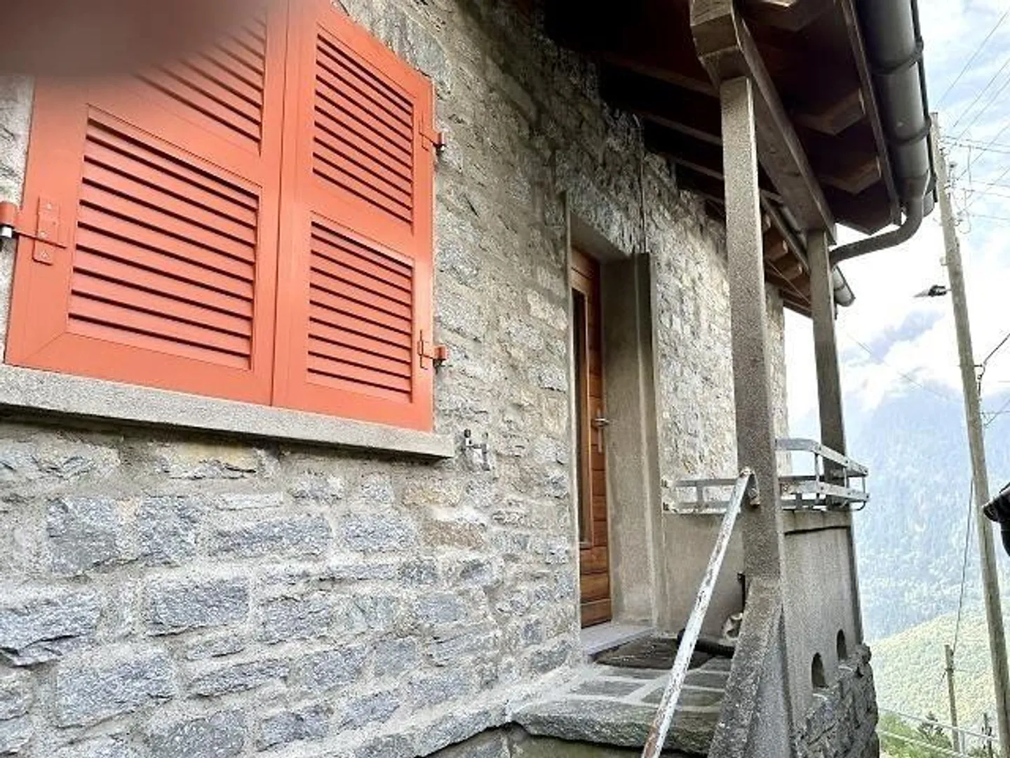 Casa ticinese 4 1/2 locali in una posizione molto tranquilla e soleggiata con vista... - Foto 25 di 28