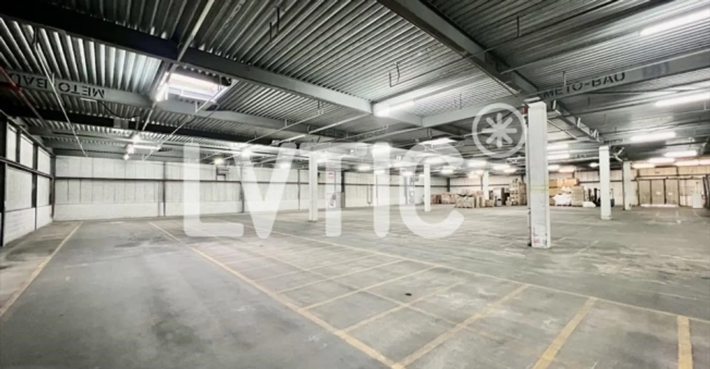 Warehouse - Photo 3 of 8