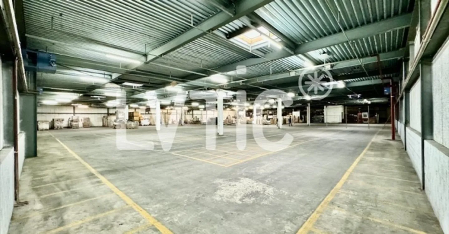 Warehouse - Photo 8 of 8