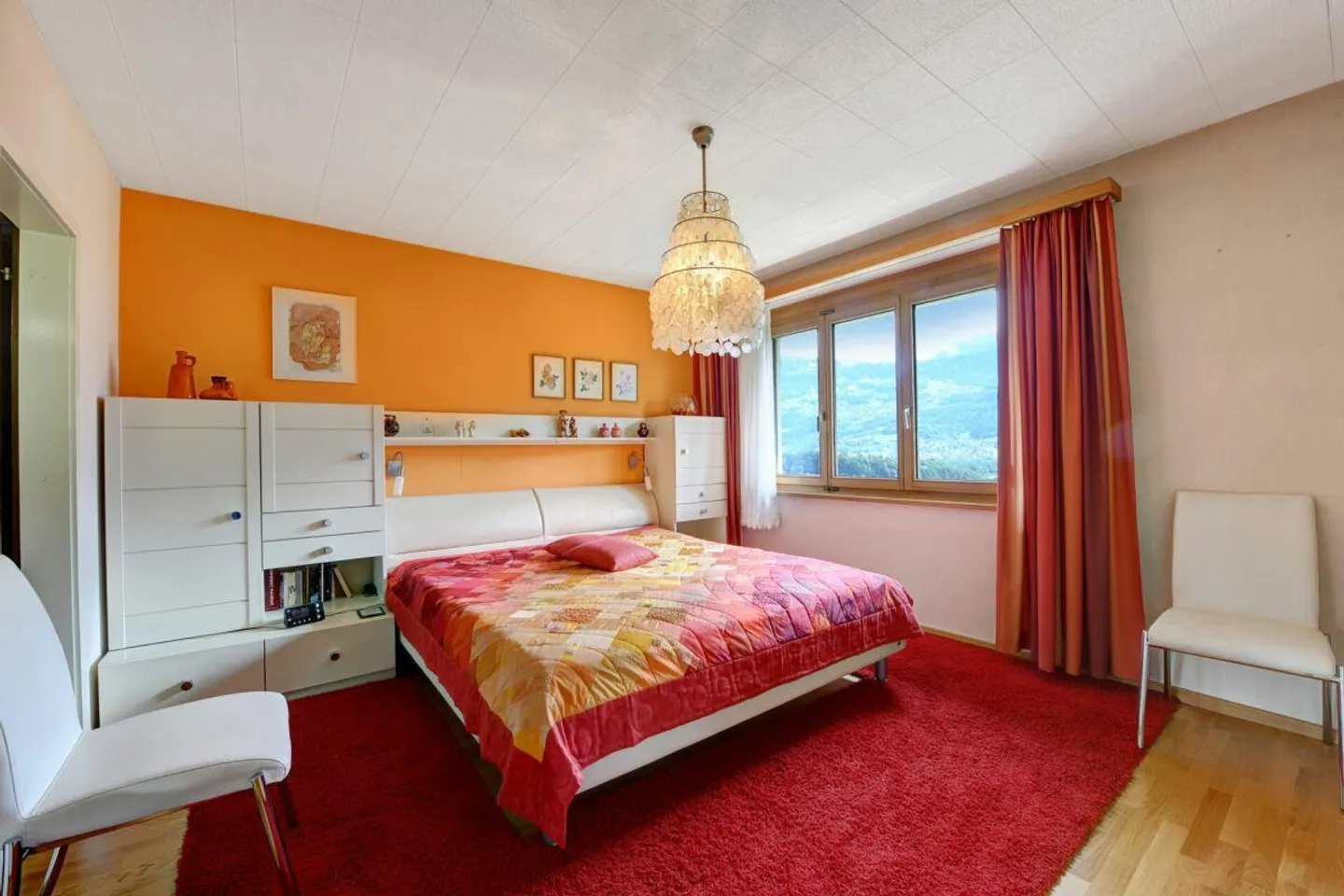 Single-family house with stunning views - Photo 9 of 15