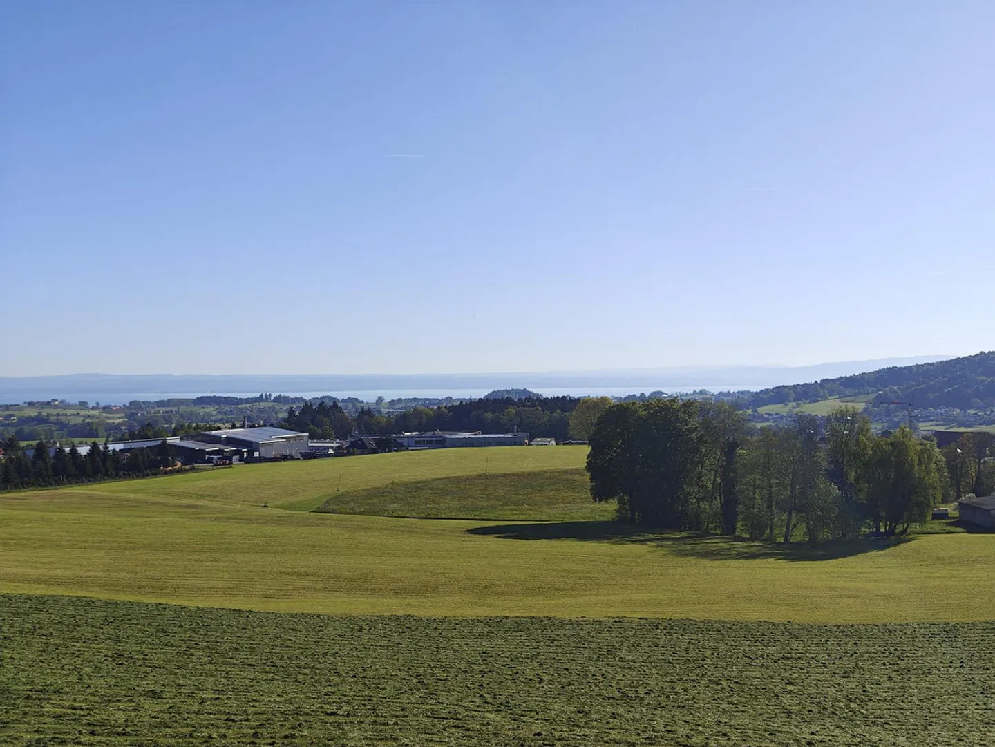 Exclusive First Occupancy: 4.5 Room Apartment with Lake View & Loft Feeling in Engelburg - Photo 3 of 19