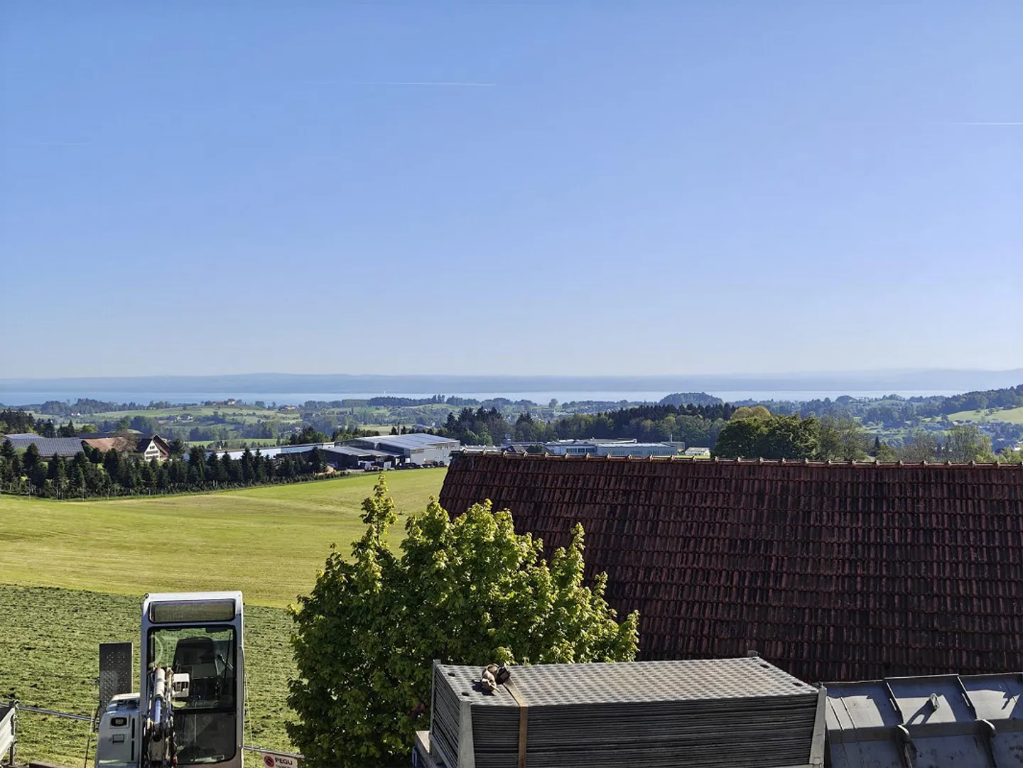 Exclusive First Occupancy: 4.5 Room Apartment with Lake View & Loft Feeling in Engelburg - Photo 4 of 19