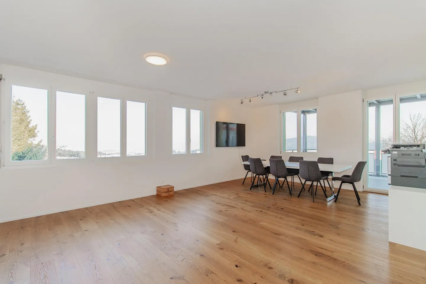 Exclusive First Occupancy: 4.5 Room Apartment with Lake View & Loft Feeling in Engelburg - Photo 9 of 19