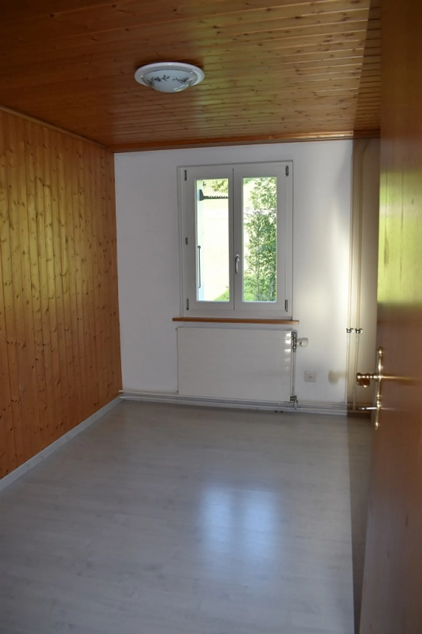 Bright 4 1/2 Room Apartment in the Green - Photo 7 of 13