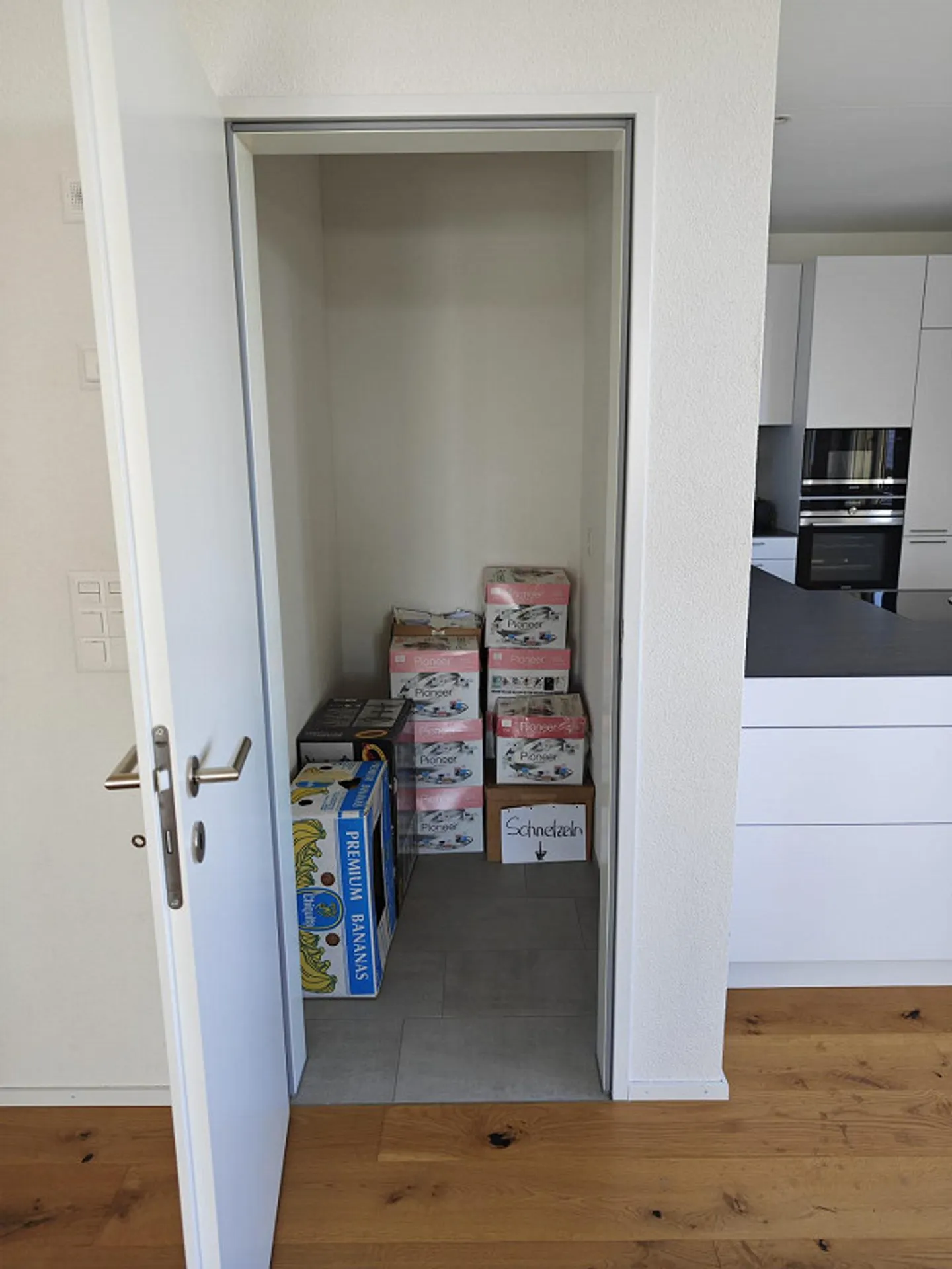 Exclusive First Occupancy: 4.5 Room Apartment with Lake View & Loft Feeling in Engelburg - Photo 14 of 19