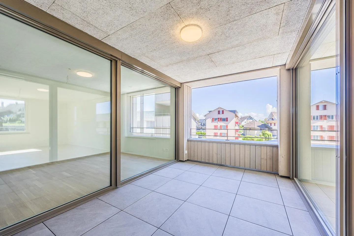 Appartamento moderno di 3,5 stanze con loggia luminosa - Foto 7 di 10