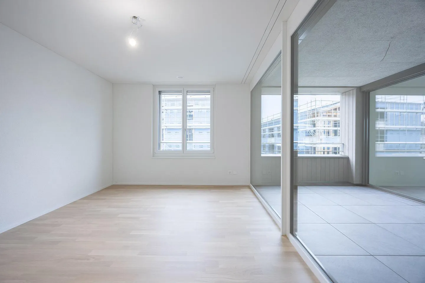 Appartamento moderno di 3,5 stanze con loggia luminosa - Foto 8 di 10
