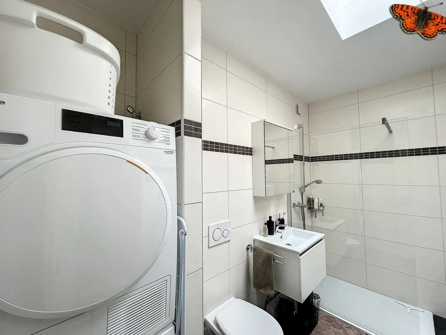 DACHGESCHOSS 2½ ZIMMER - Mit einer 27 m² Terrasse - Foto 6 von 13