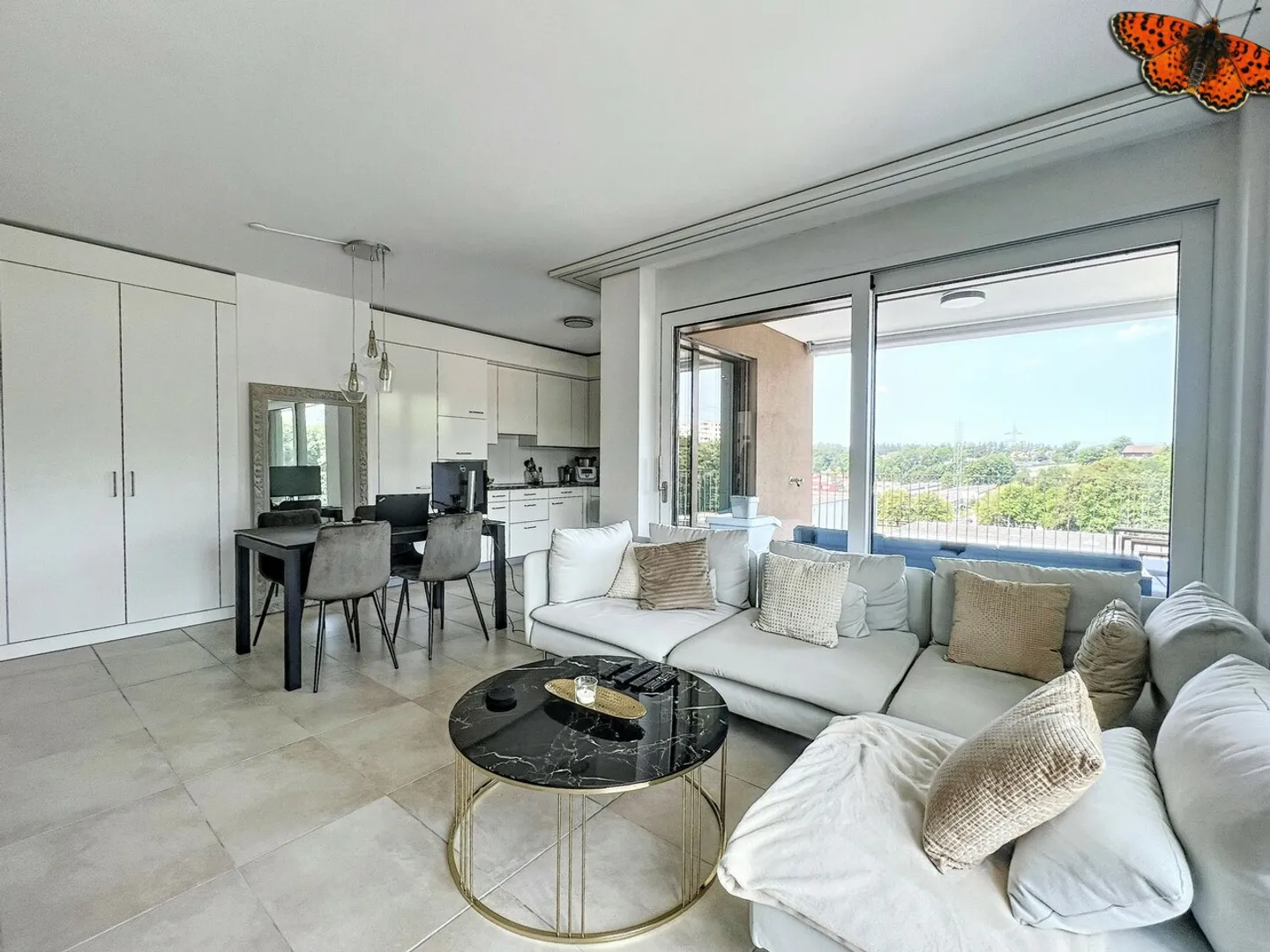 DACHGESCHOSS 2½ ZIMMER - Mit einer 27 m² Terrasse - Foto 2 von 13