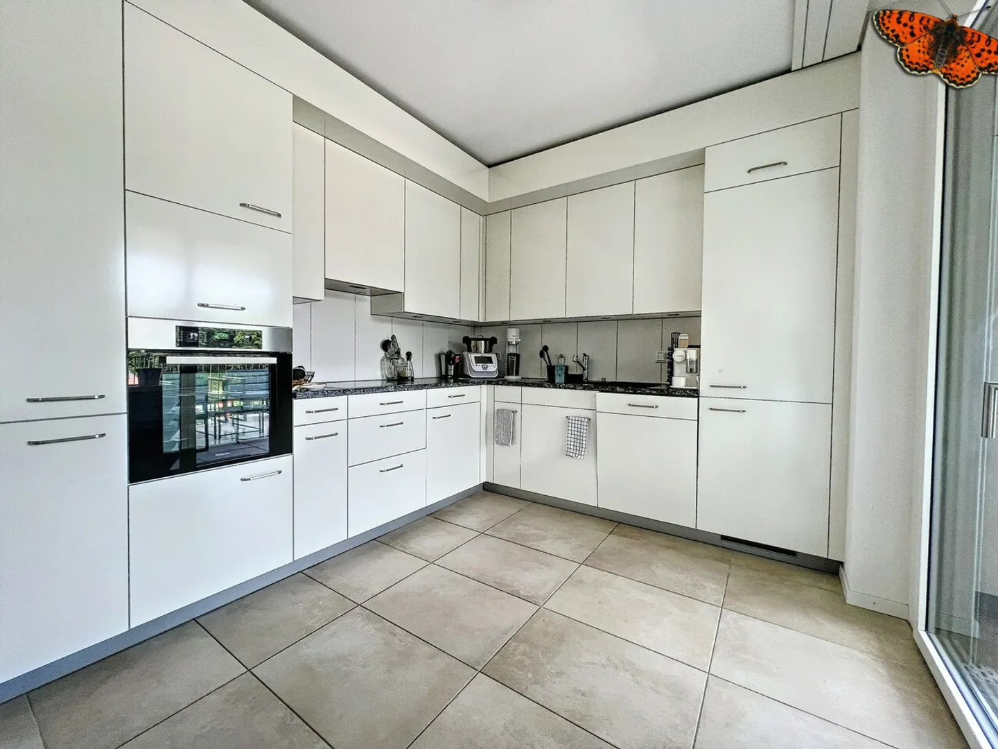 DACHGESCHOSS 2½ ZIMMER - Mit einer 27 m² Terrasse - Foto 3 von 13