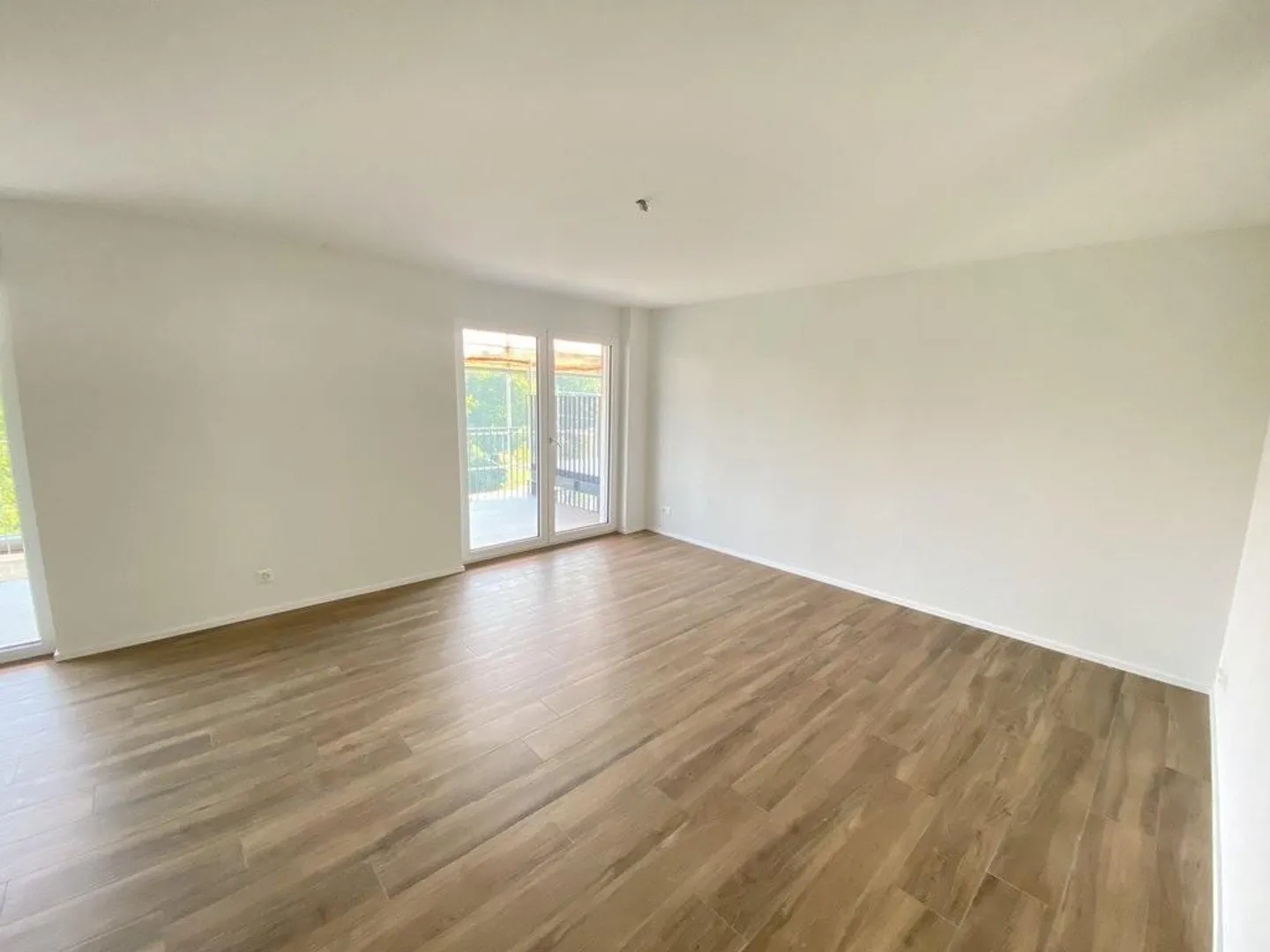 Charmante 2,5-Zimmer-Wohnung mit atemberaubendem Blick! - Foto 3 von 5
