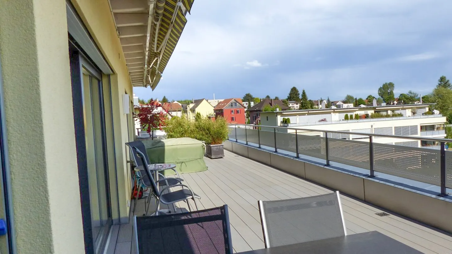 Living Above the Rooftops of Langendorf – Exclusive 4.5-Room Penthouse Apartment - Photo 11 of 13