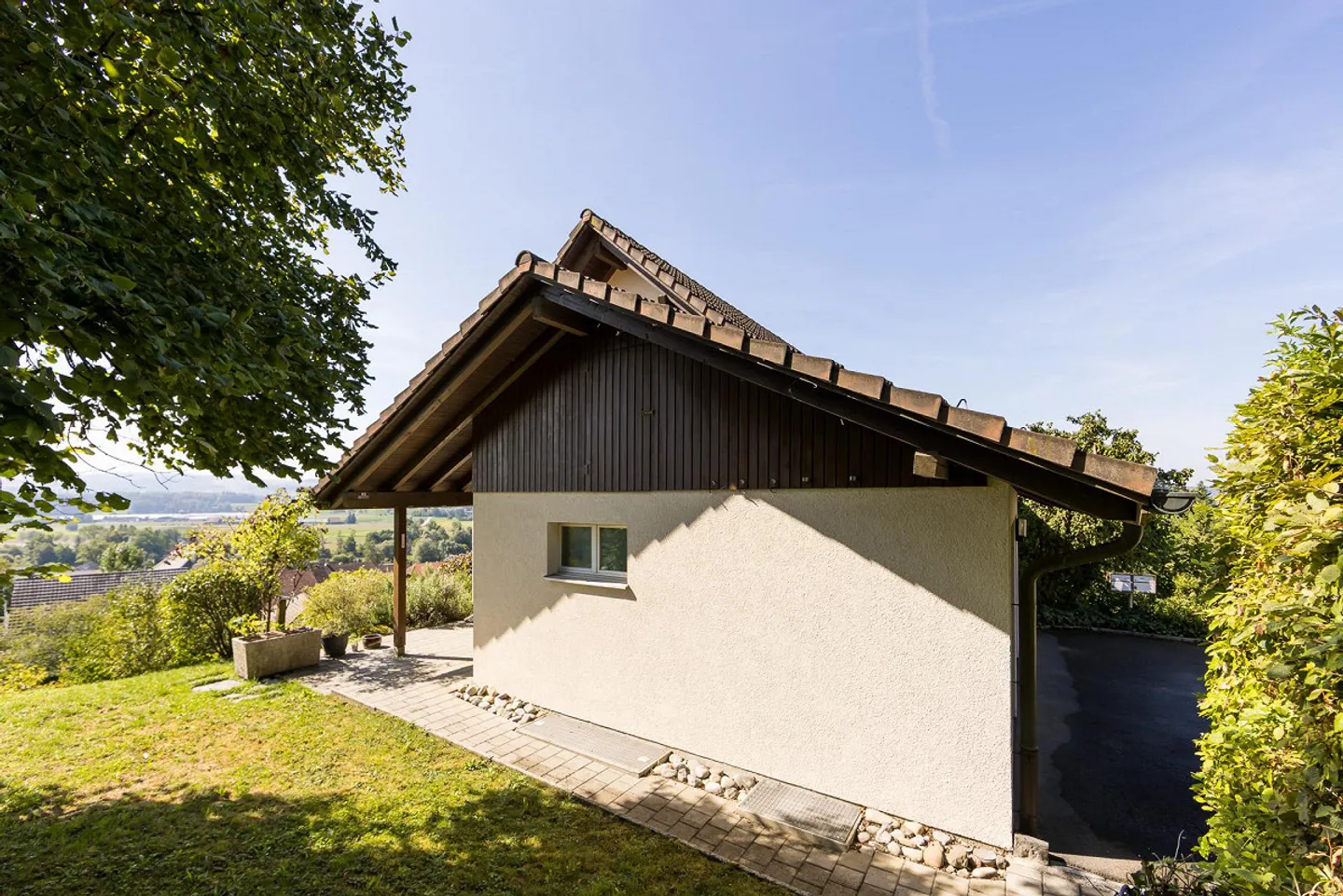 Vivre du côté ensoleillé d'Uesslingen - Photo 3 sur 13