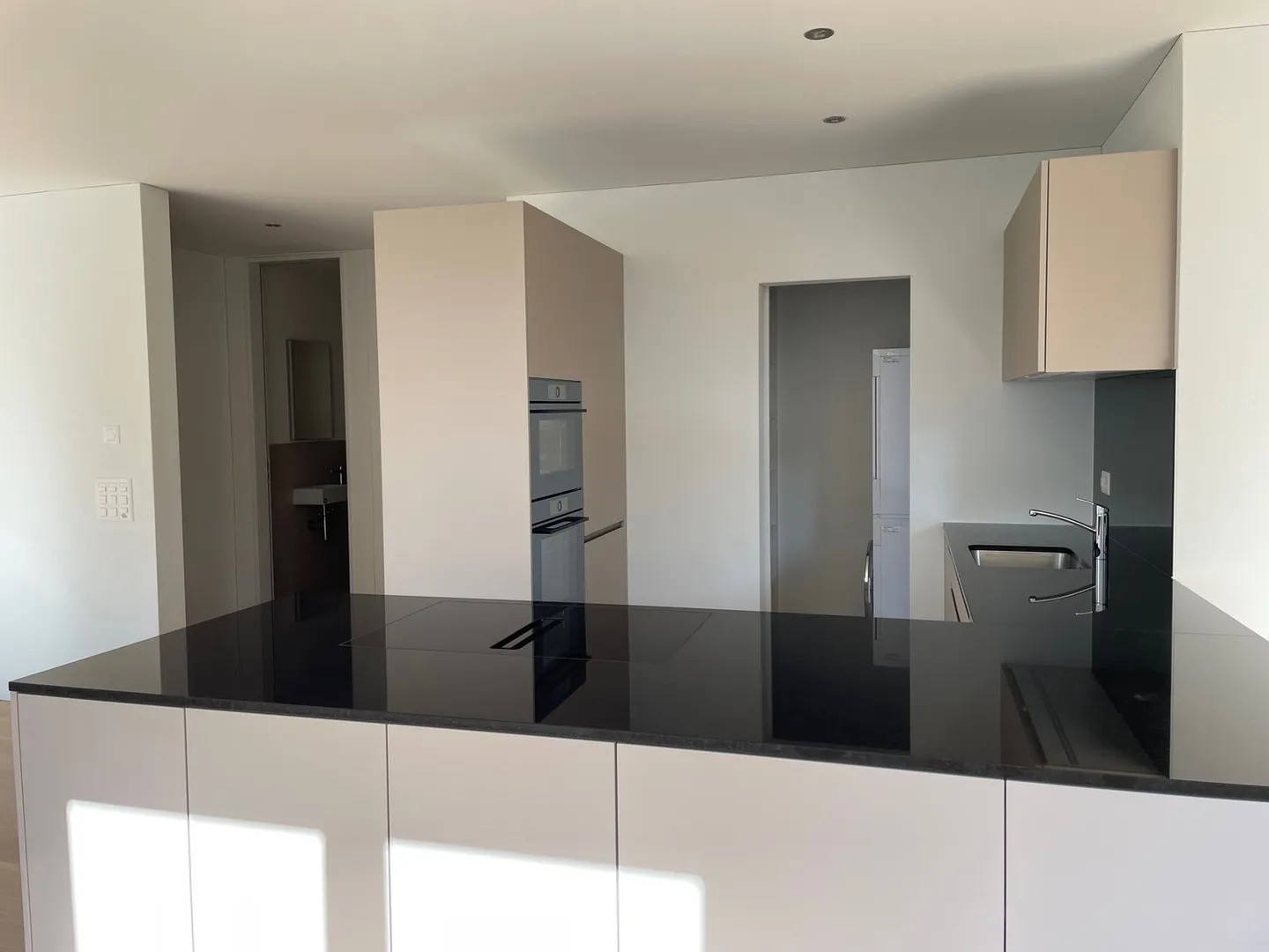 Modern 2.5-room new apartment with balcony - Photo 5 of 6