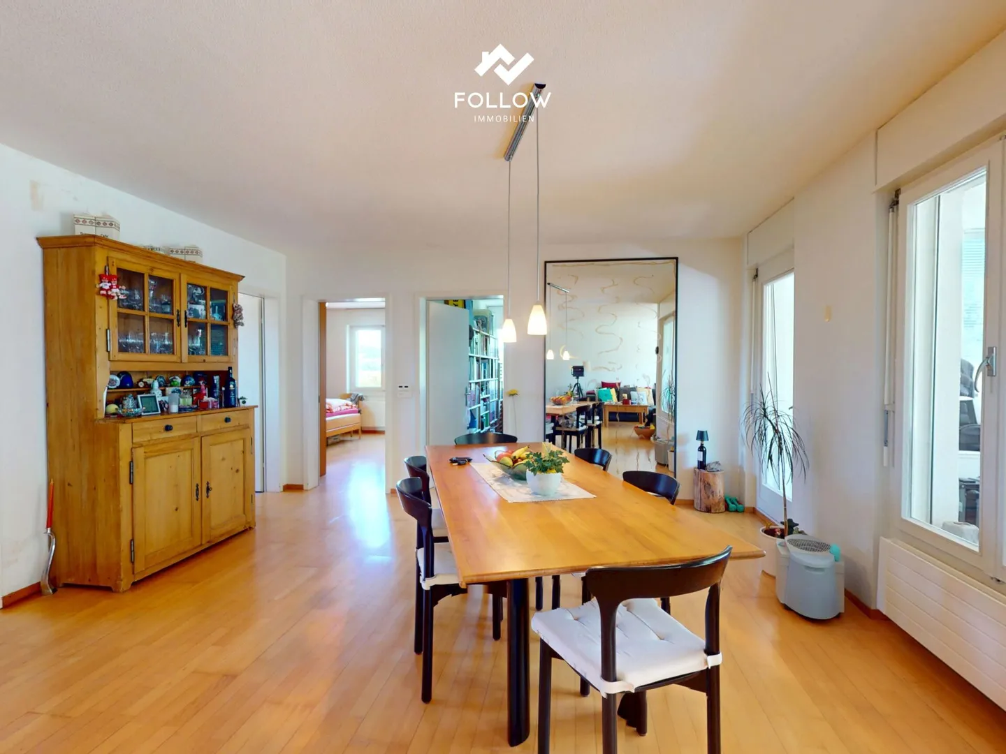 Condominium spacieux et familial de 3,5 pièces avec balcon et place de parking - Photo 2 sur 12