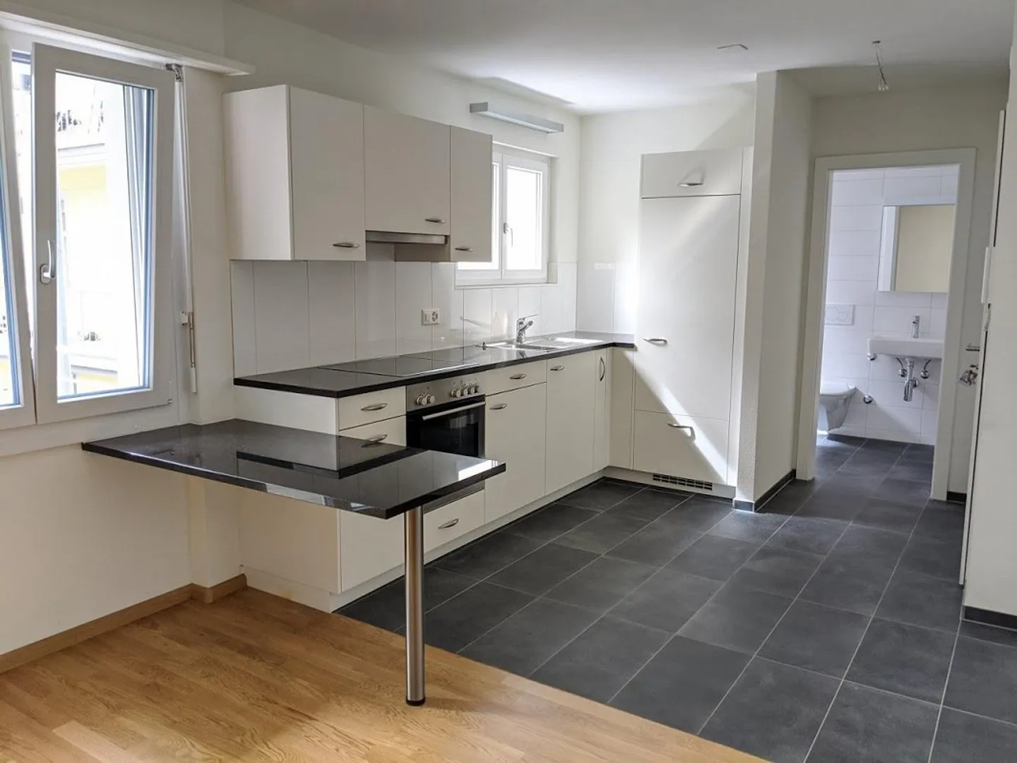 Attractive, modern 1-room apartment with balcony near Kannenfeldpark - Photo 1 of 9