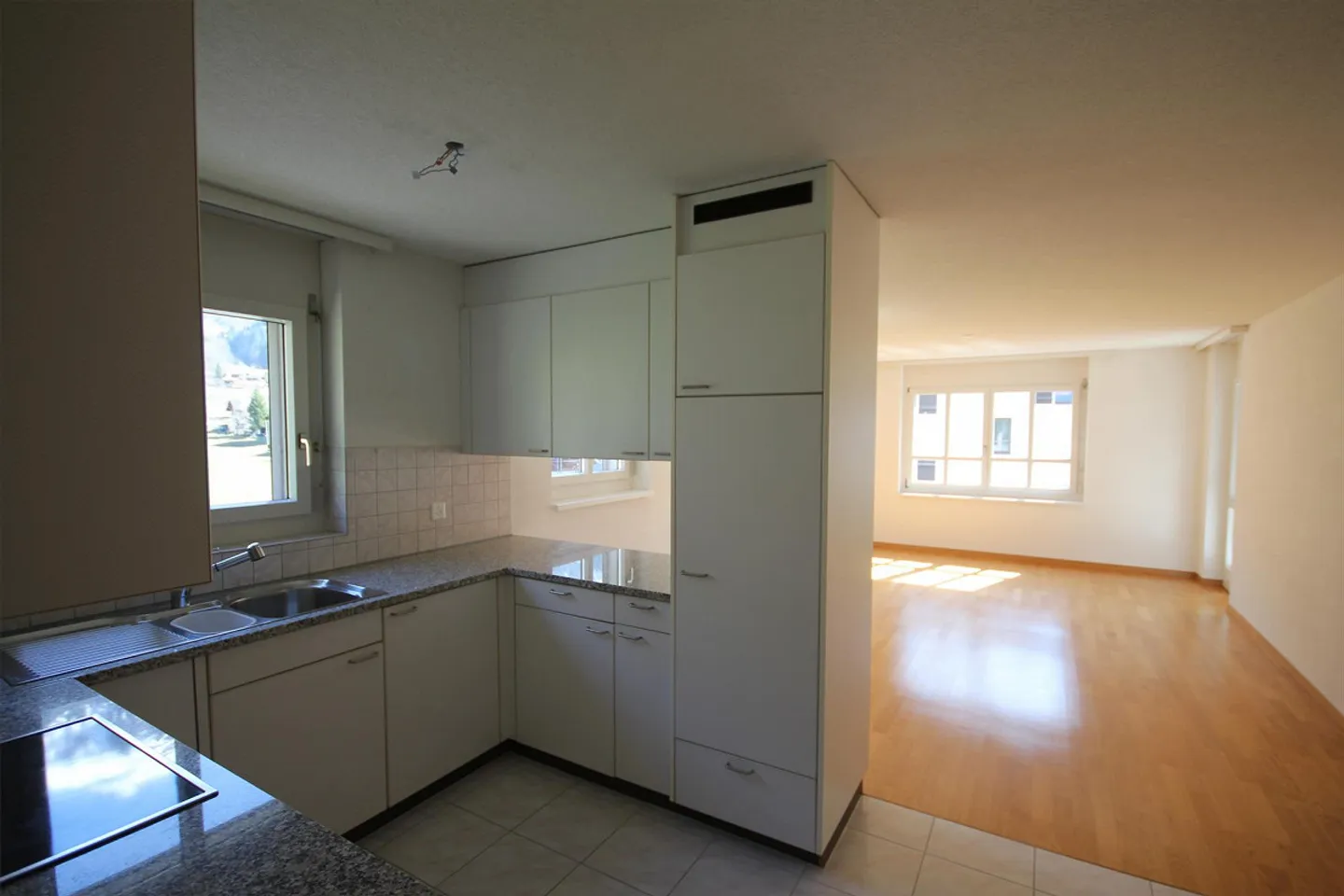 Cozy and affordable 2 1/2 room attic apartment in the holiday resort Elm - Photo 3 of 4