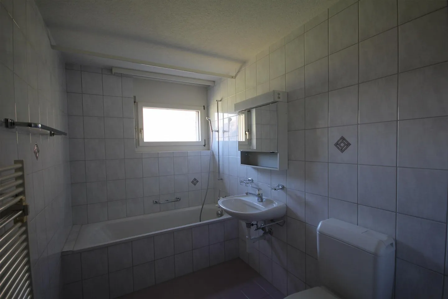 Cozy and affordable 2 1/2 room attic apartment in the holiday resort Elm - Photo 4 of 4