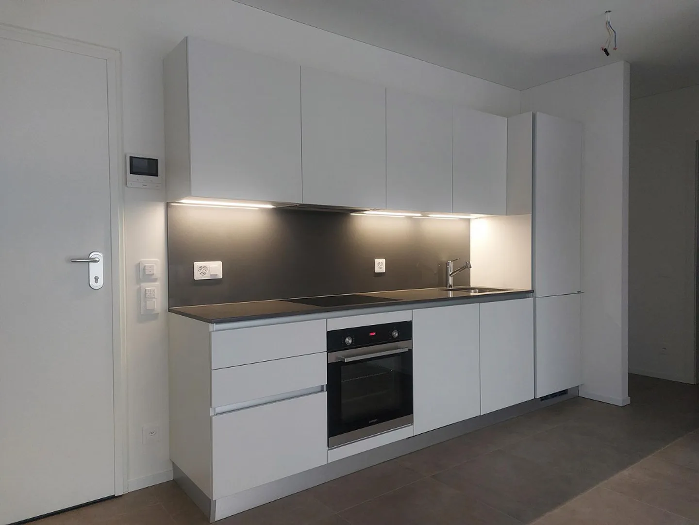 Nouveau et lumineux 2,5 pièces avec jardin à Bellinzone - Camorino - Photo 5 sur 9