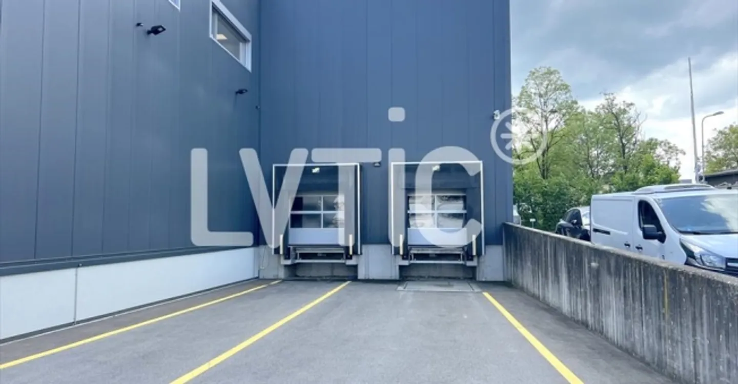 Deposit - Photo 4 of 13