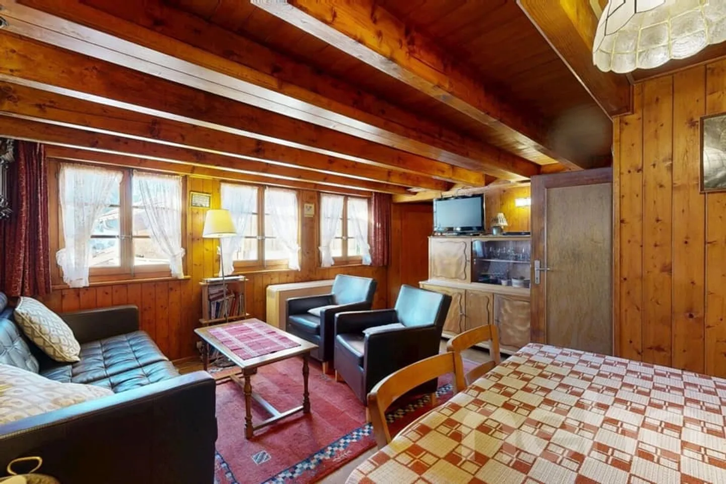 The Attic - Historic Chalet in the Heart of Rougemont - Photo 4 of 12