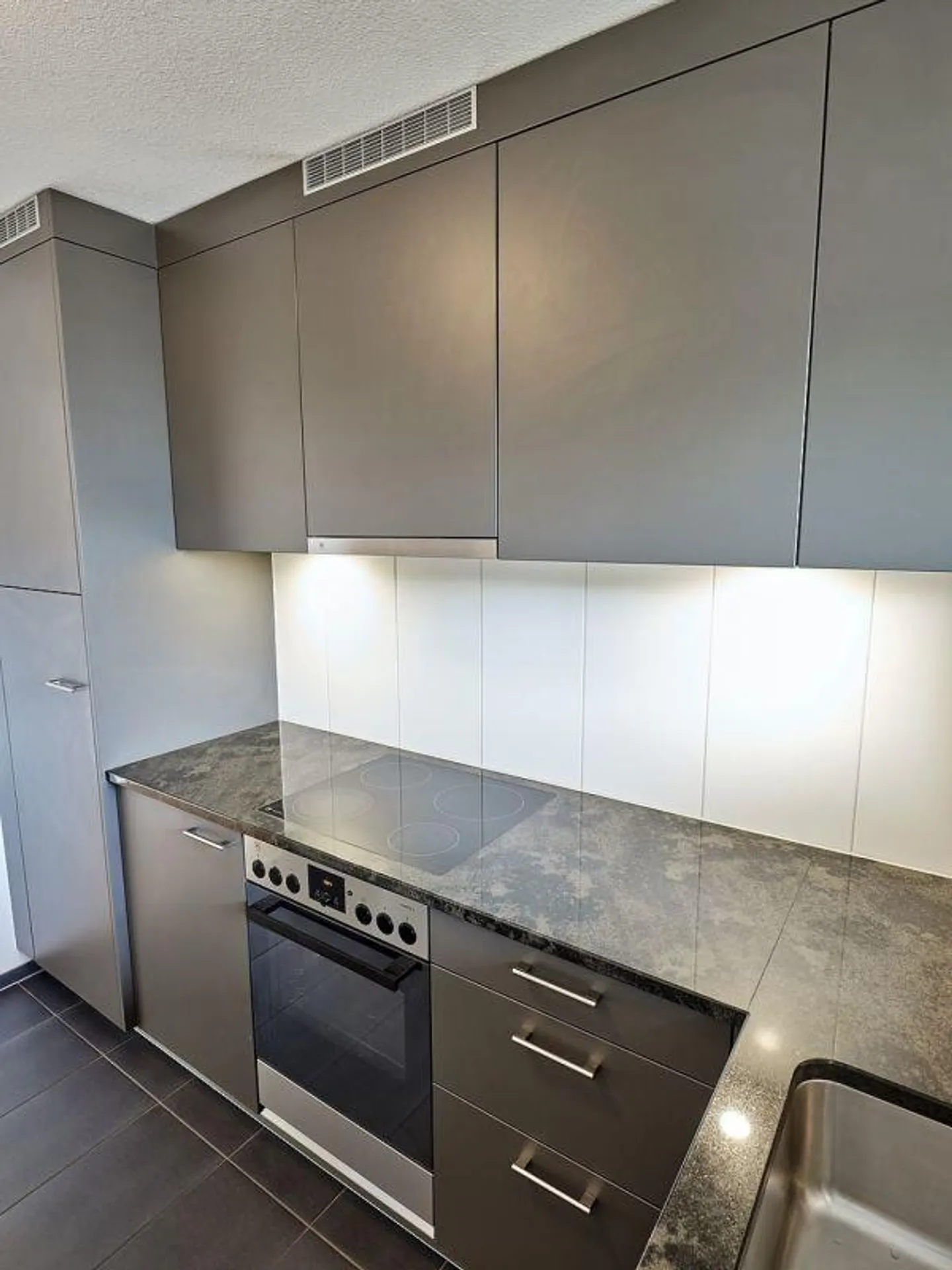 Cozy 2-room apartment in a central location - Photo 2 of 9