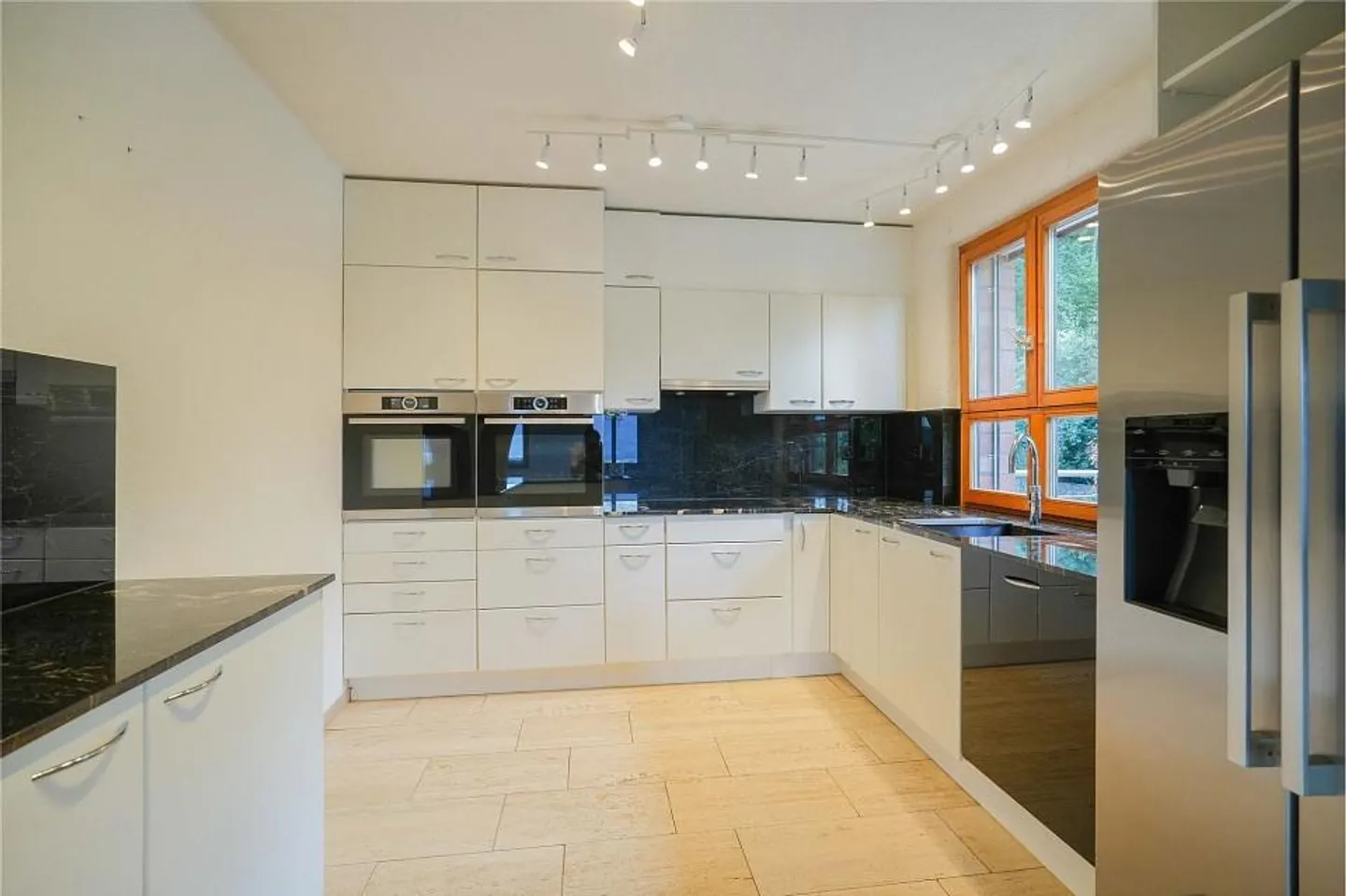 Vivere spazioso su oltre 260 m² - Foto 4 di 13