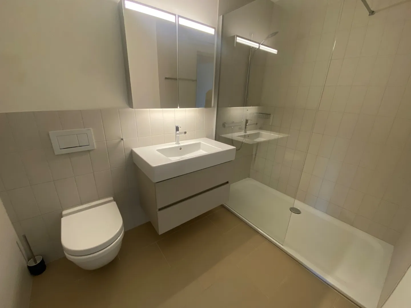 Appartement simple moderne à Zurich - Photo 3 sur 4