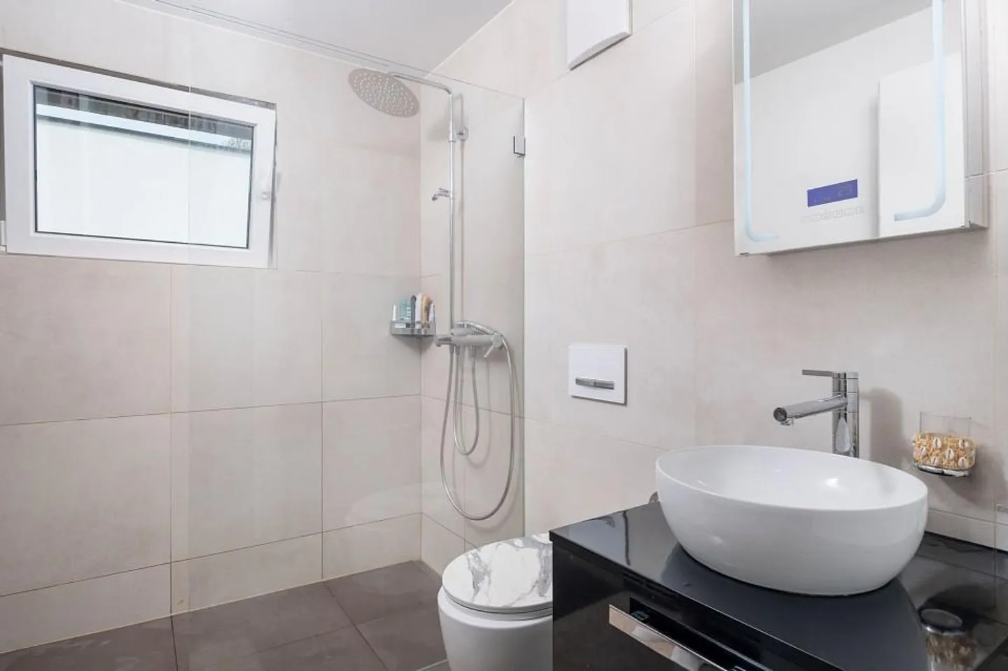 Maison individuelle moderne de 5,5 pièces - Photo 8 sur 13