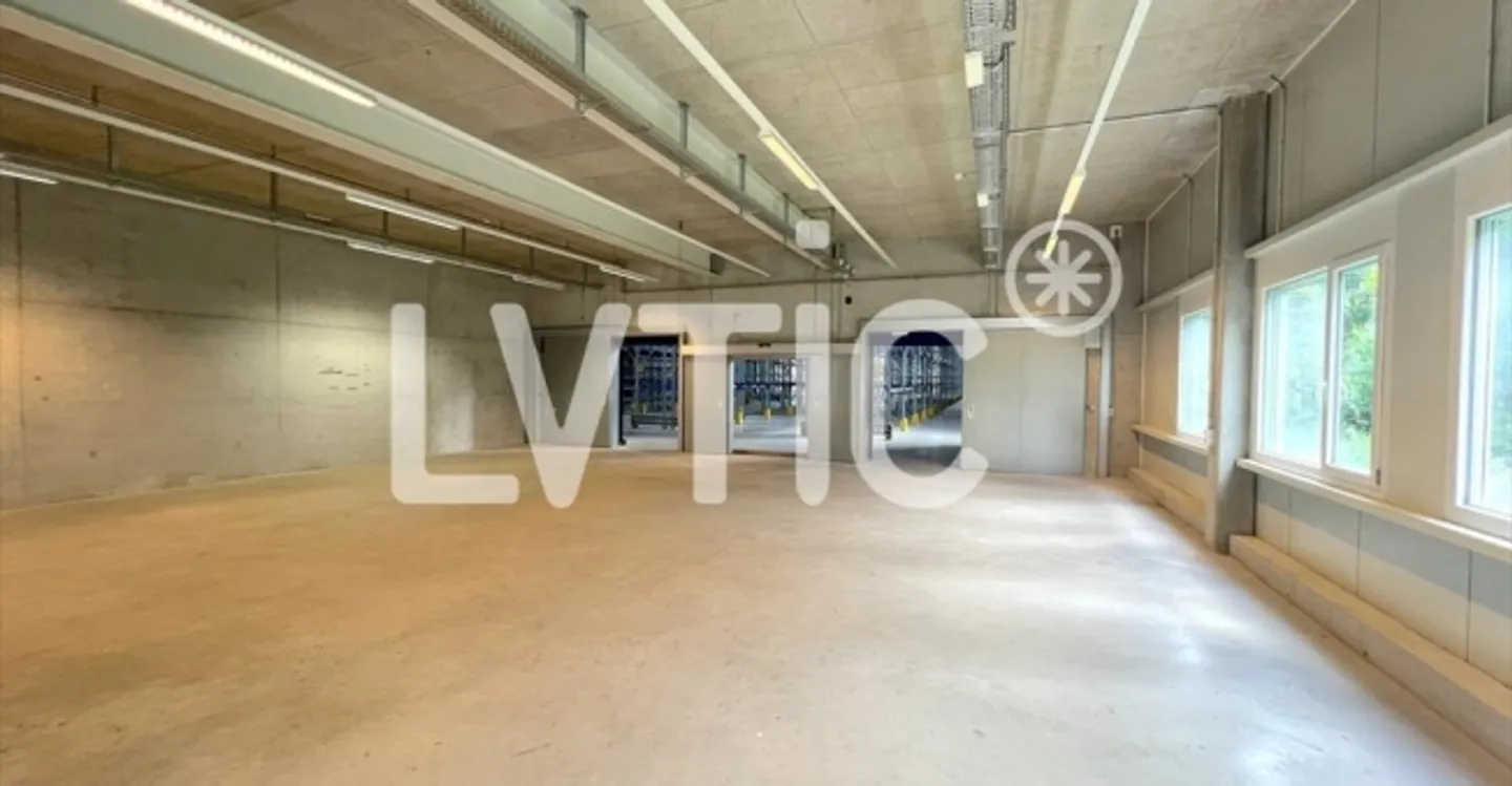 Deposit - Photo 8 of 13