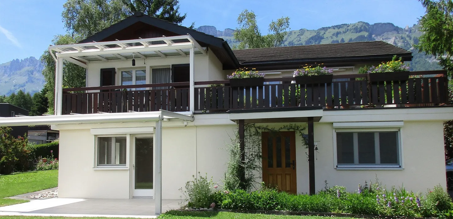 Beautiful, quiet and sunny 2.5-room apartment in Salez - Photo 1 of 11
