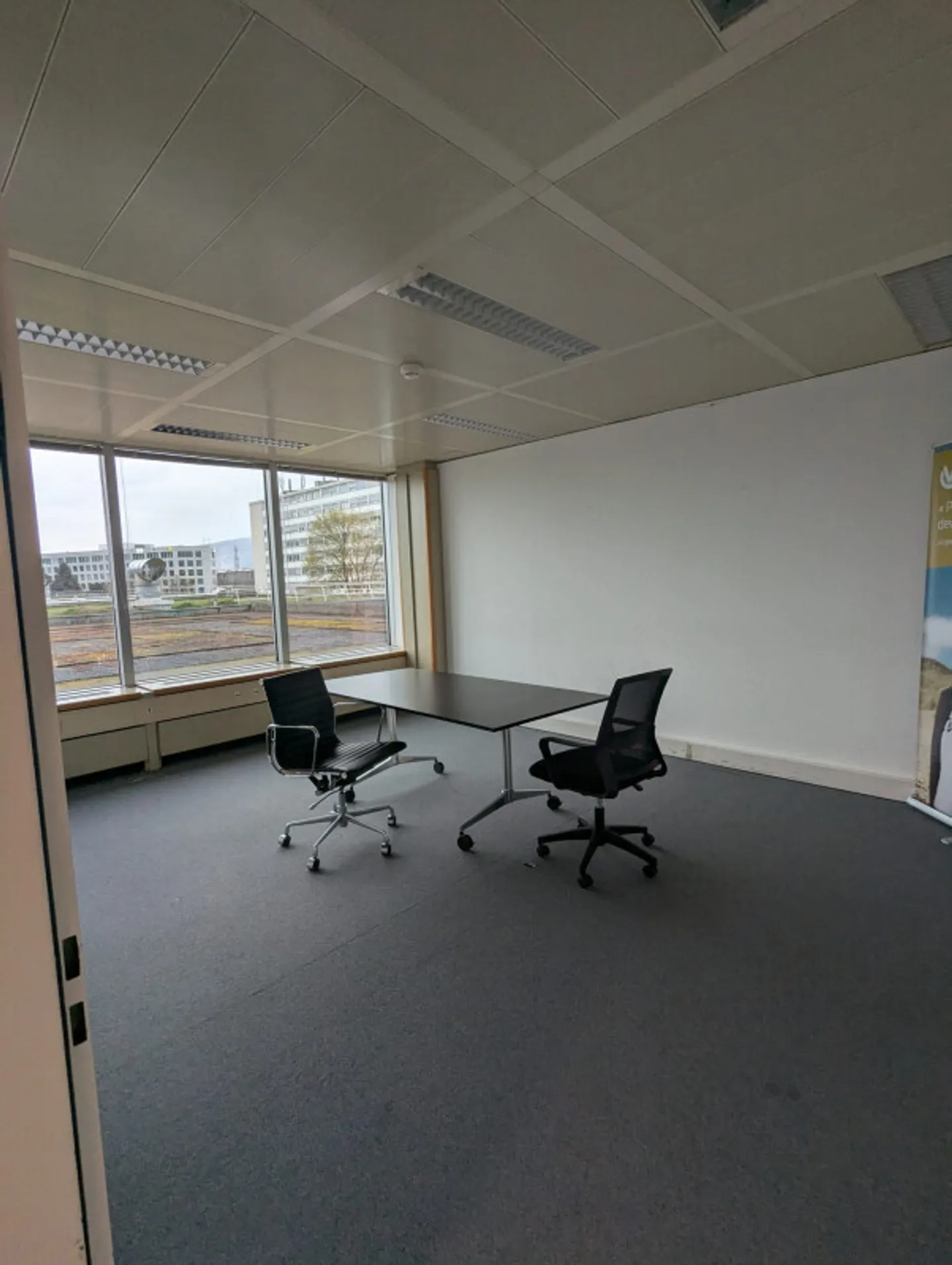 Ufficio luminoso di 23 m² Air Center Blandonnet, Vernier (GE) - Foto 1 di 4