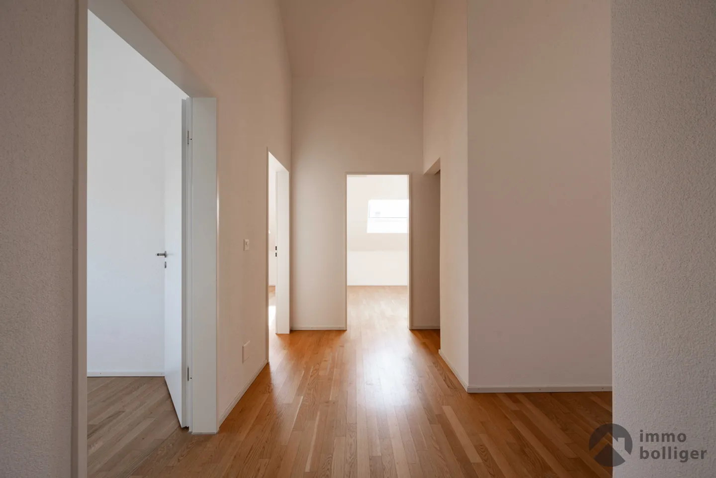 Stylish living above the rooftops - Attic apartment in Reinach - Photo 3 of 13