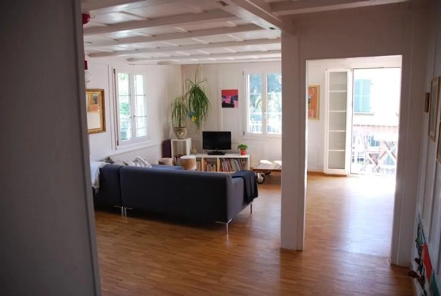 Renovated 3.5-room apartment ideal for families with children - Photo 2 of 11