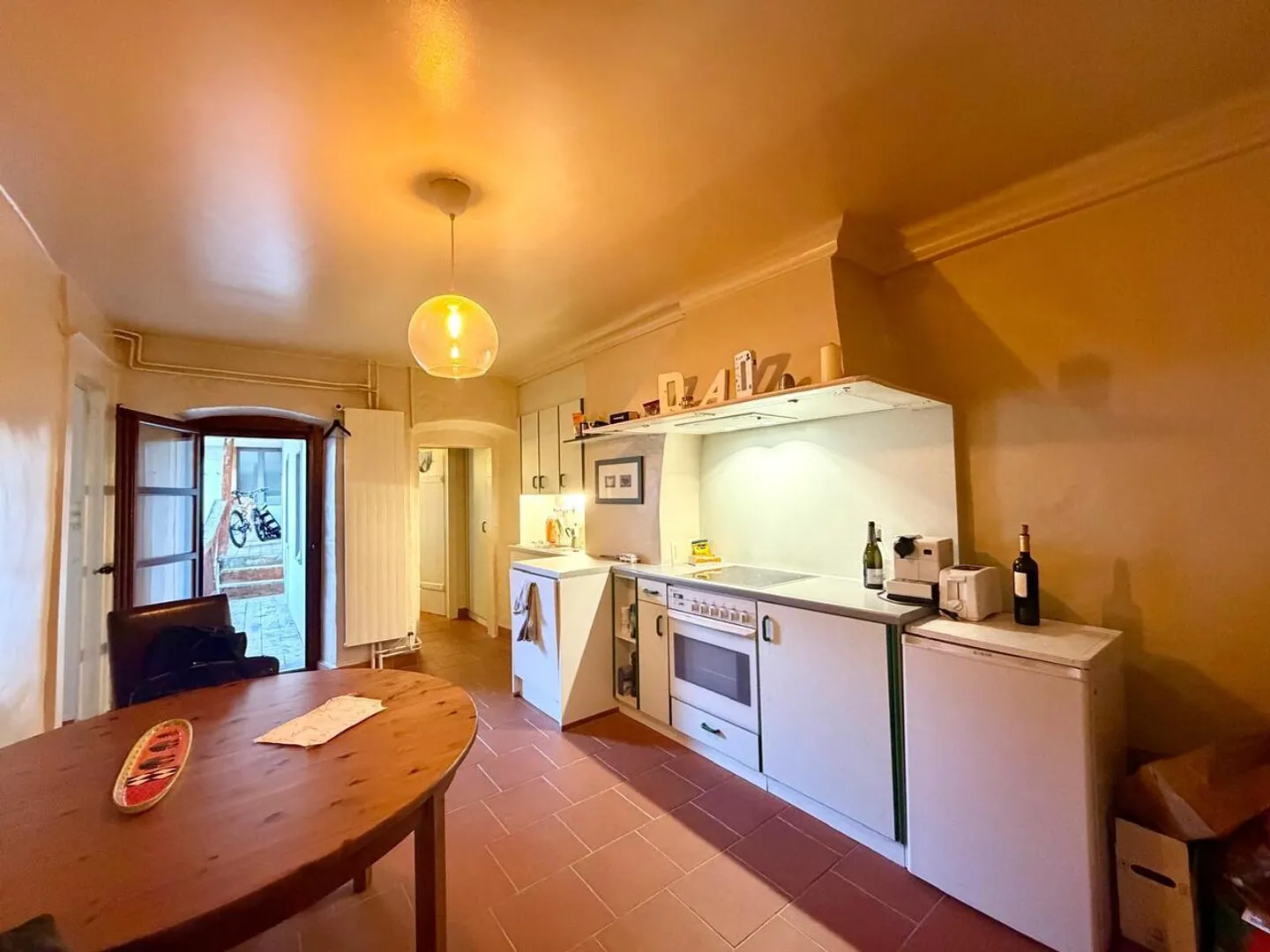 Wunderschöne 3,5 Zimmer mit Kaminen und Charakter - Foto 8 von 12