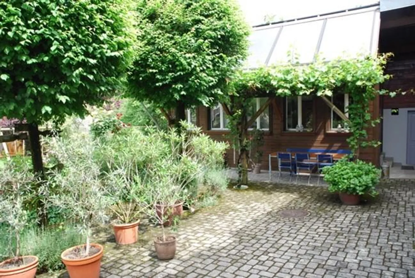 Renovated 3.5-room apartment ideal for families with children - Photo 10 of 11