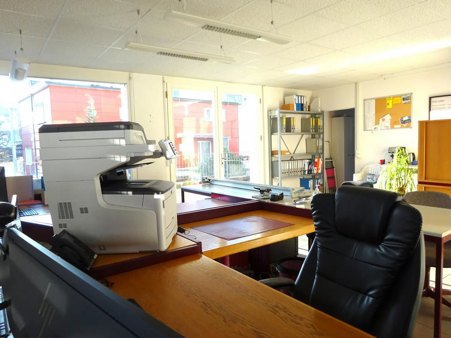 Propriété commerciale attrayante dans un emplacement central à Degersheim - Photo 4 sur 7