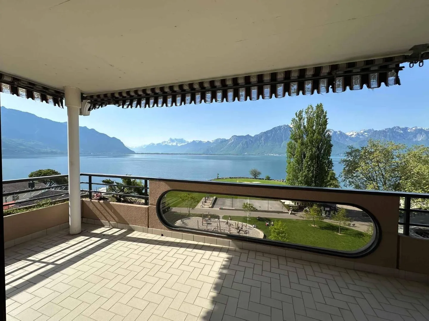 Penthouse avec Terrasse et Vue sur le Lac - Photo 8 sur 10