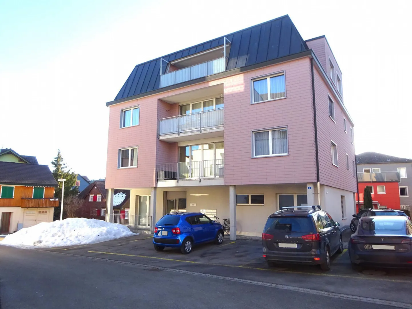 Propriété commerciale attrayante dans un emplacement central à Degersheim - Photo 1 sur 7