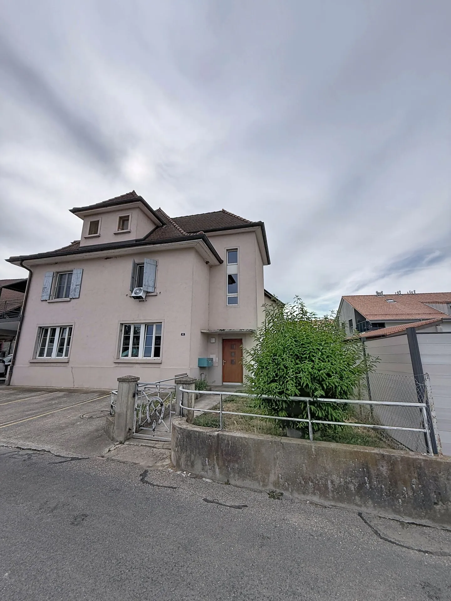 Charmante Triplex avec Jardin - Photo 1 sur 10