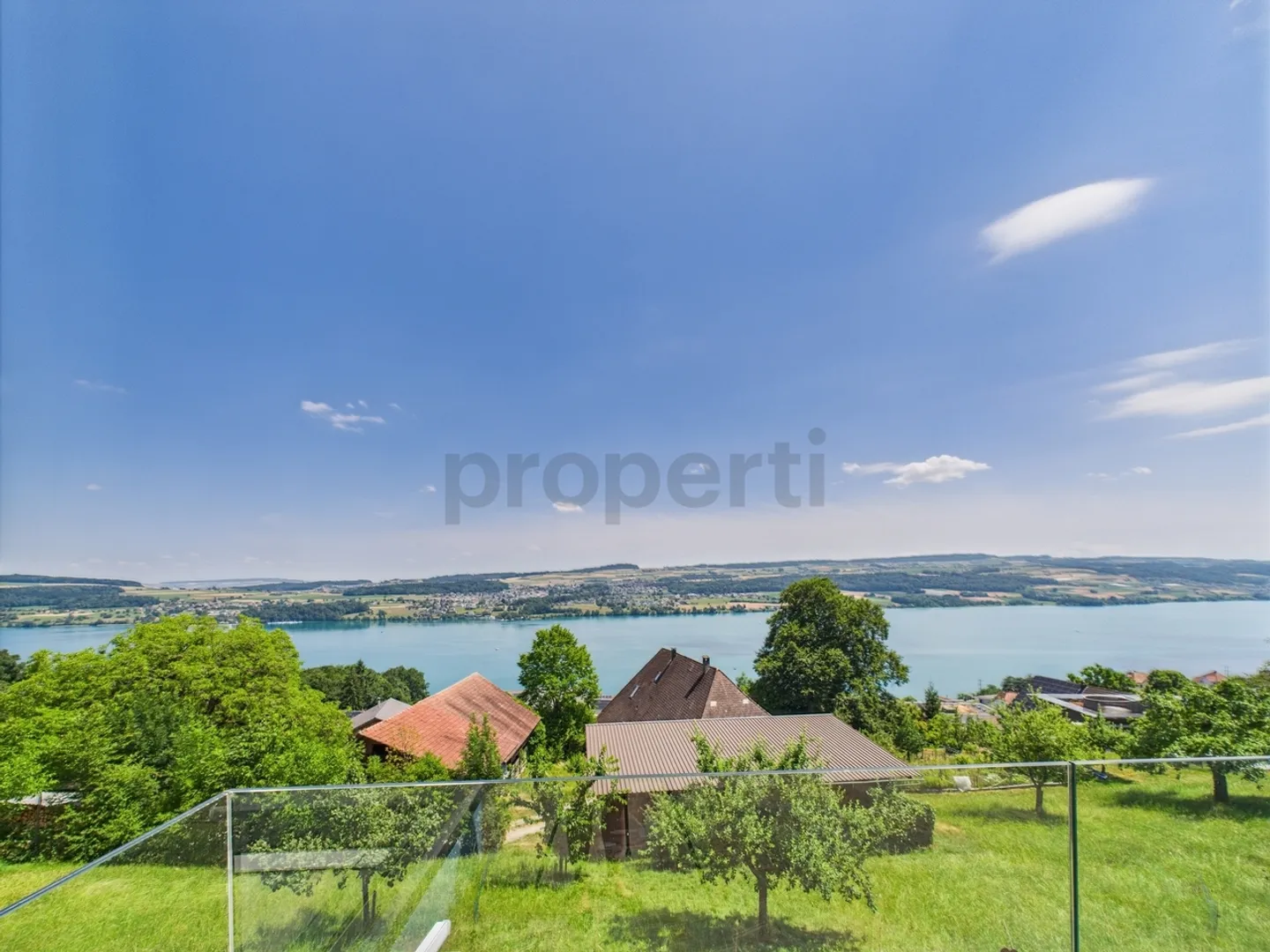 Living where others vacation. Dreamy 5.5 room penthouse apartment in Birrwil for sale with stunning views of the lake and mountains! - Photo 6 of 10