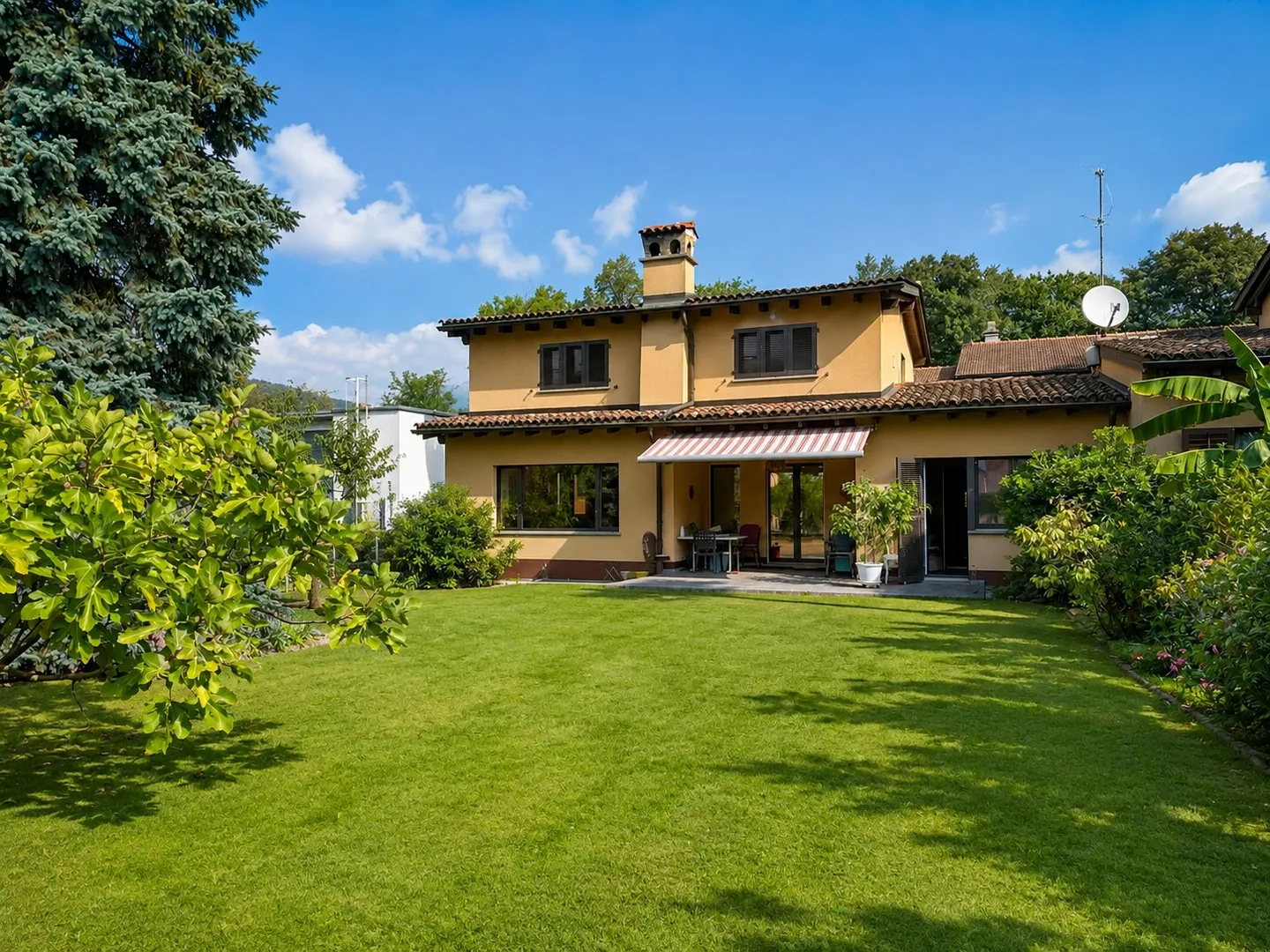 Cadro – Maison individuelle de 5.5 pièces dans un endroit calme et privé - Photo 1 sur 14