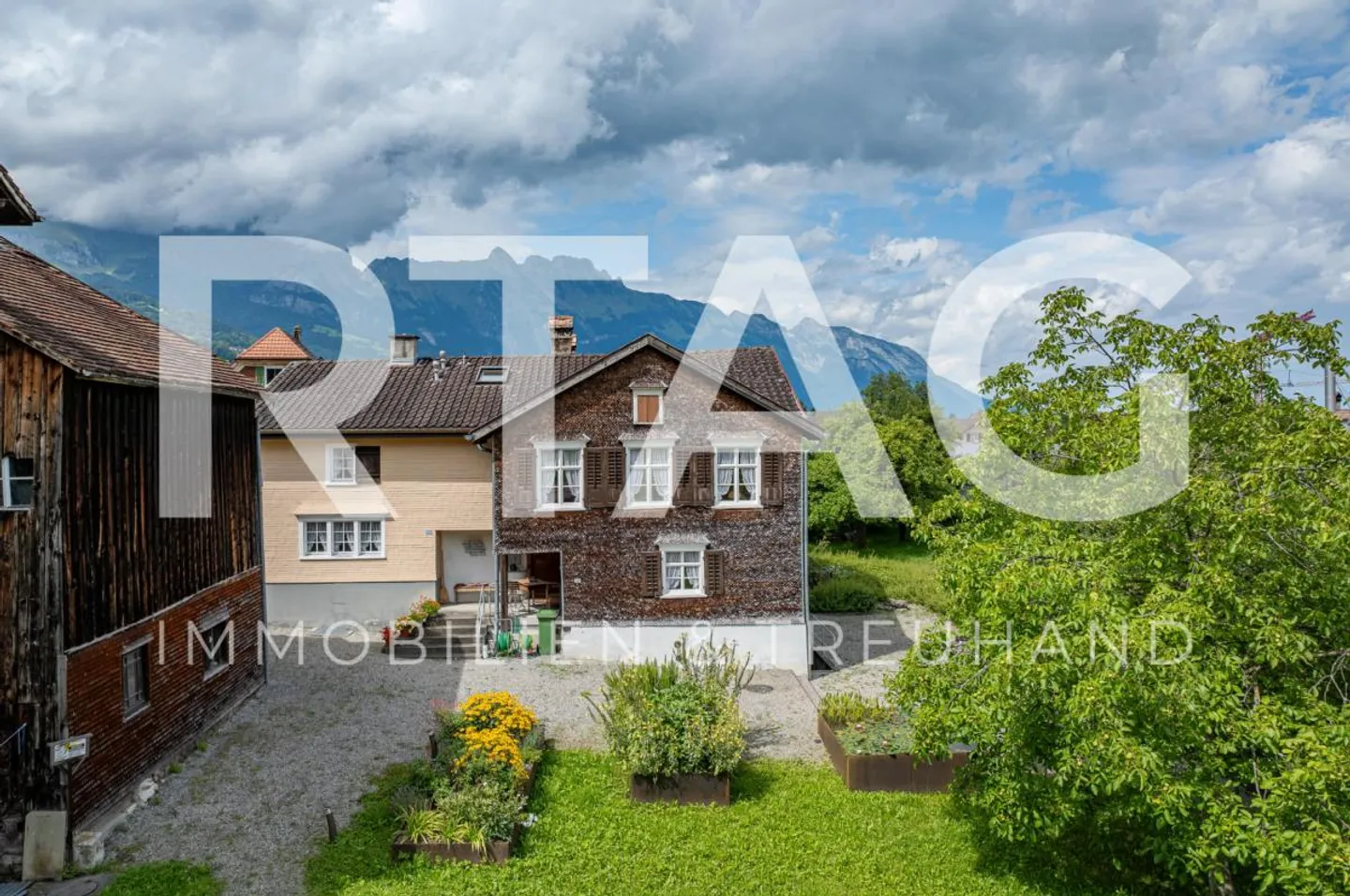 Semi-Detached House with Land Reserve - Photo 1 of 13